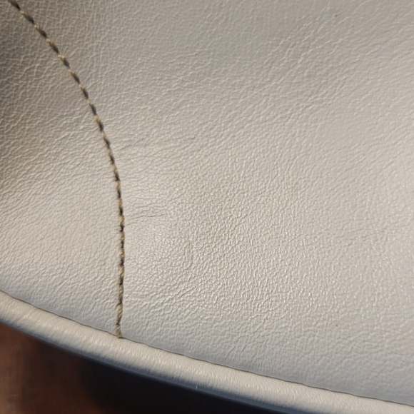 Coach Vintage 2004 Y2K Soho Flap Buckle White Leather Shoulder Mini Bag Purse - Picture 6 of 17